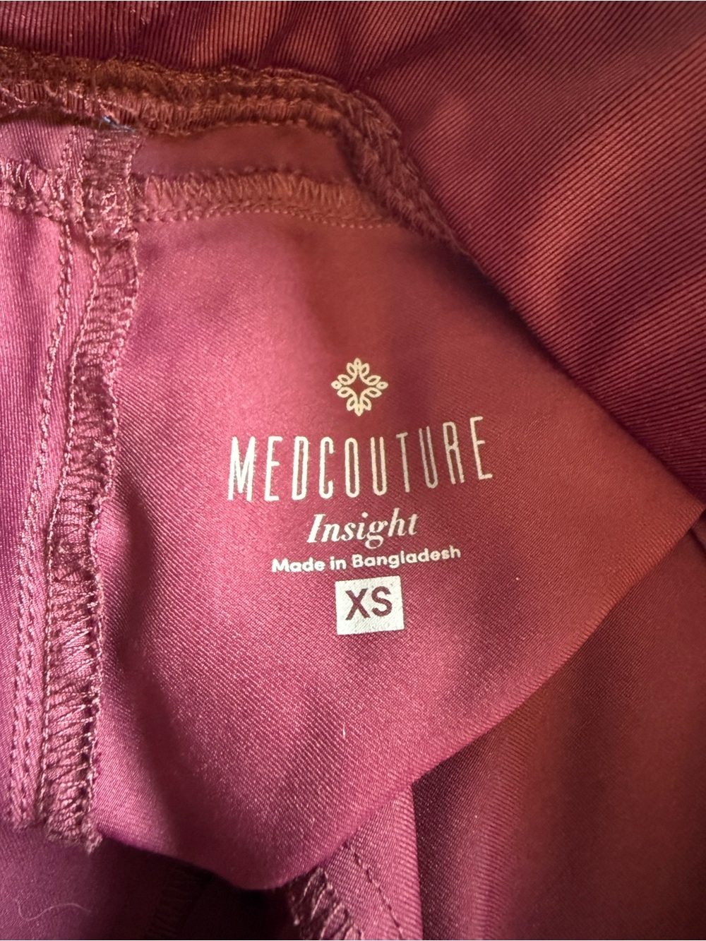 Med Couture Insight Zipper Pant Straight Leg Burgundy Wine Scrubs XS Petite - Picture 12 of 12